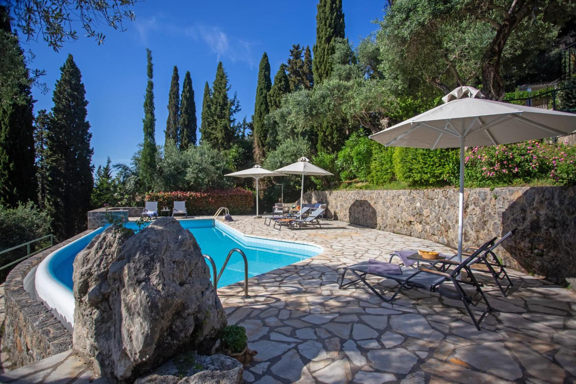 Lucky Villa