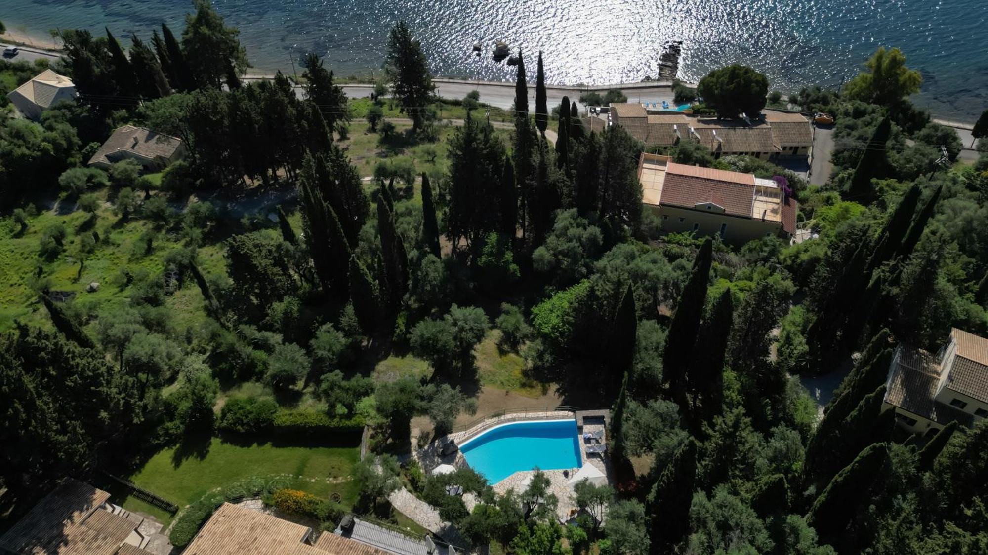 Lucky Benitses (Corfu)