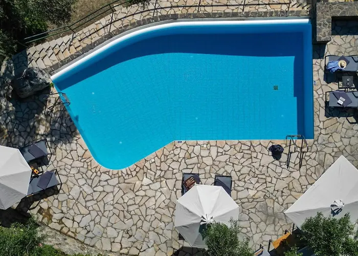 Lucky Villas